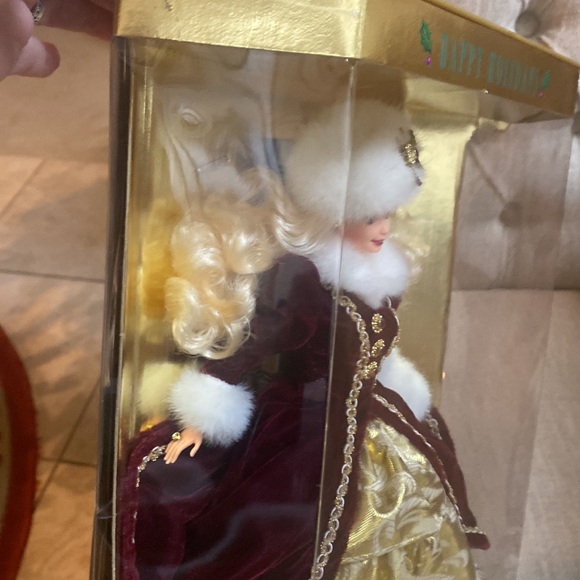 Matte 1996 Happy Holidays Special Edition Beautiful Barbie NEW Still In Box EUC - Picture 8 of 14